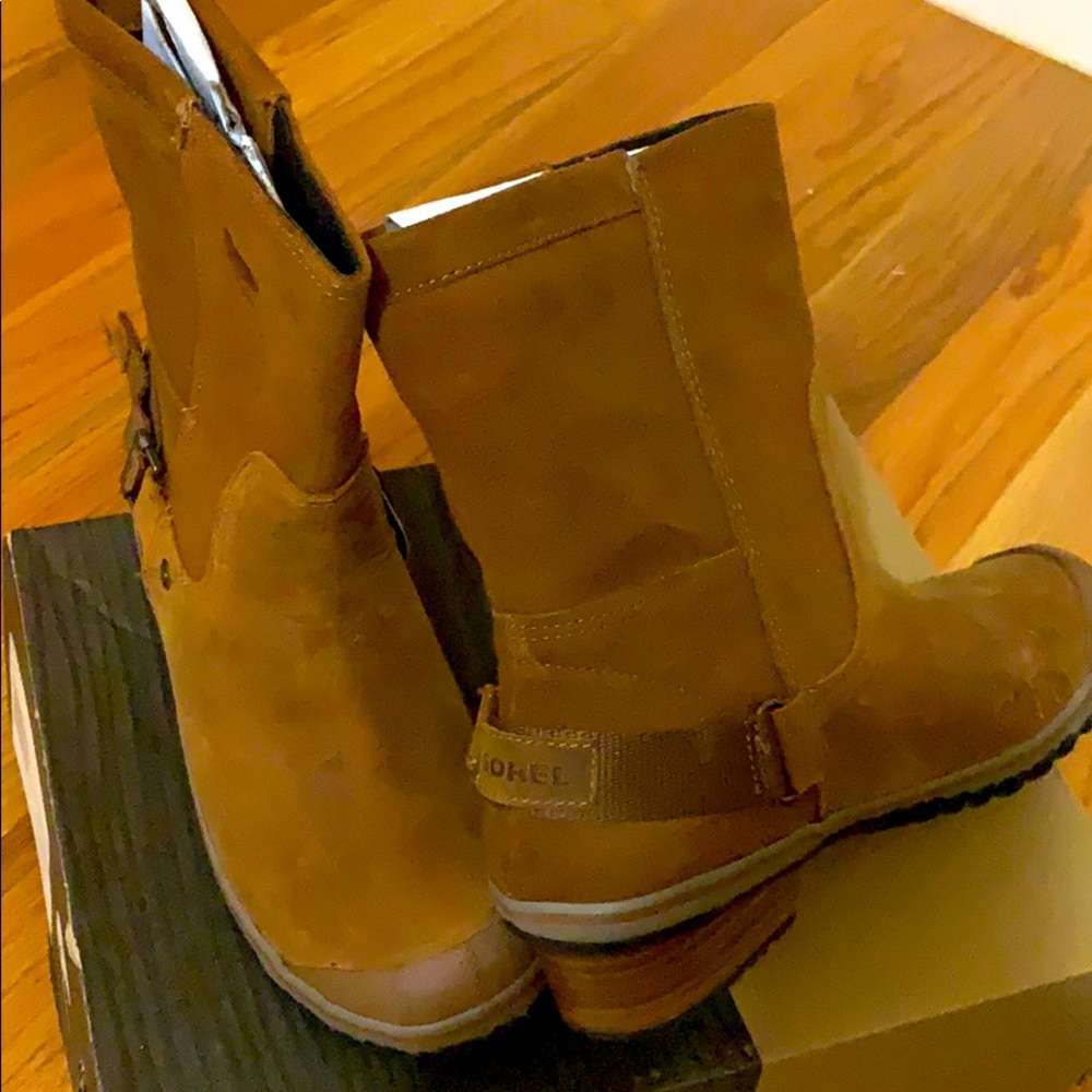 Sorel slim shortie boot